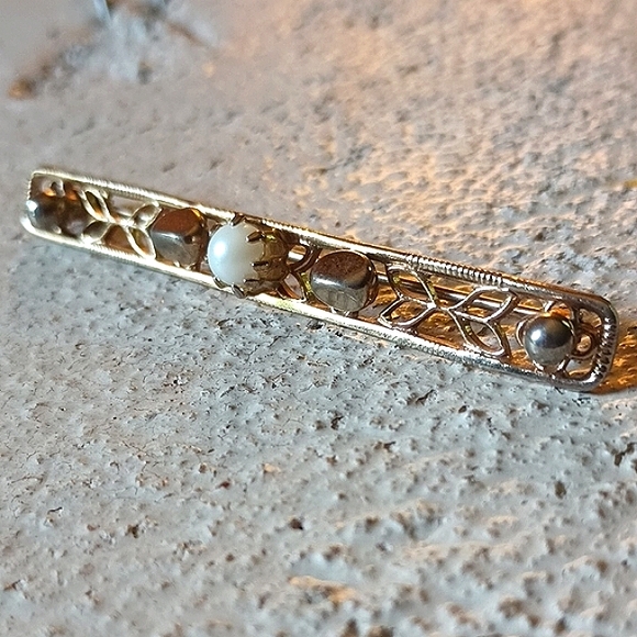Vintage Art Nouveau Era Openwork Gold Tone Faux Seed Pearl Bar Brooch La… - Picture 2 of 9